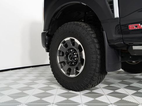 Used 2024 Ford F350 Platinum w/ Tremor Off-Road Package AWD/4WD image 19