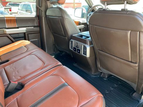 Used 2018 Ford F150 King Ranch w/ Equipment Group 601A Luxury AWD/4WD image 34