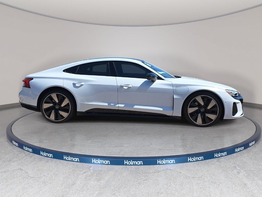 Used 2023 Audi e-tron GT Prestige w/ Prestige Package AWD/4WD image 5