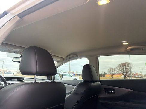 Used 2023 Nissan Murano SV image 16