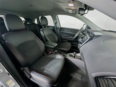 Used 2025 Mitsubishi Outlander Sport SE image 29