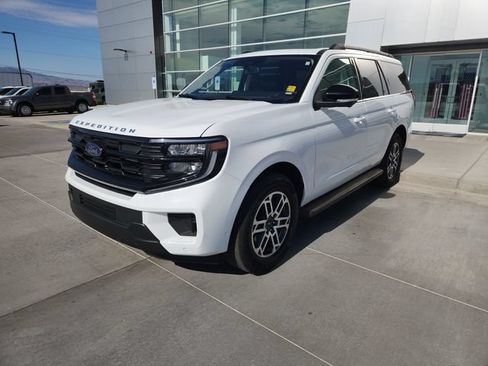 Certified 2025 Ford Expedition Active RWD image 1