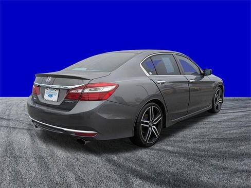 Used 2016 Honda Accord Sport image 4