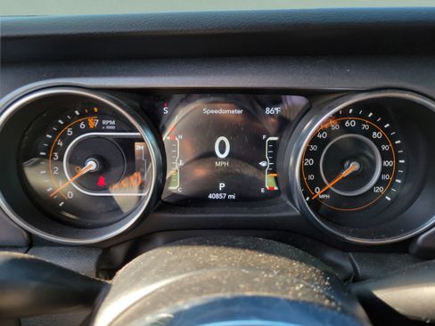 Used 2023 Jeep Gladiator Mojave w/ Trailer Tow Package AWD/4WD image 30