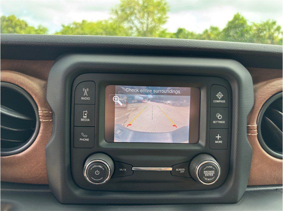 Used 2020 Jeep Gladiator Sport w/ Quick Order Package 23S AWD/4WD image 24