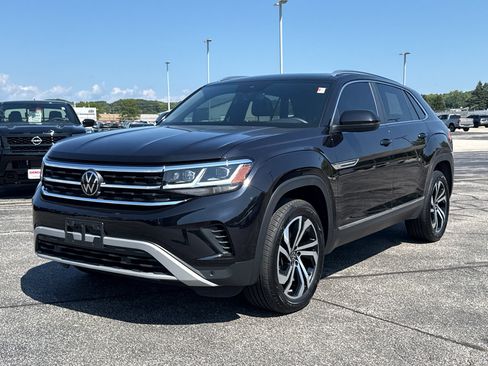 Used 2023 Volkswagen Atlas Cross Sport SEL AWD/4WD image 2