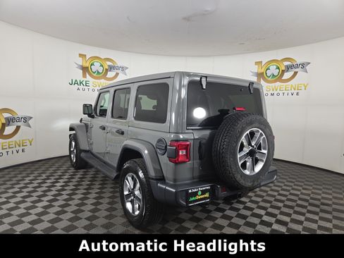 Used 2019 Jeep Wrangler Unlimited Sahara AWD/4WD image 7