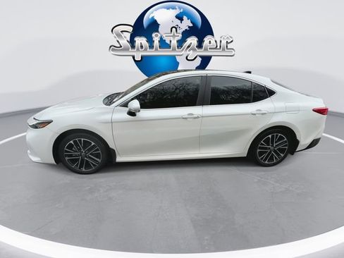 Used 2025 Toyota Camry XLE image 6