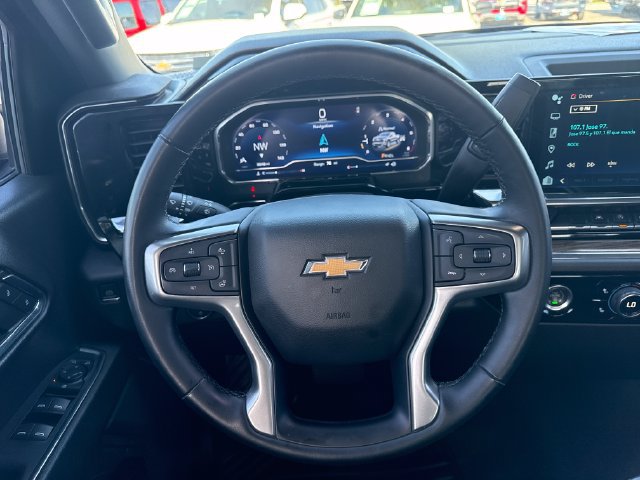 Used 2023 Chevrolet Silverado 1500 LT AWD/4WD image 15