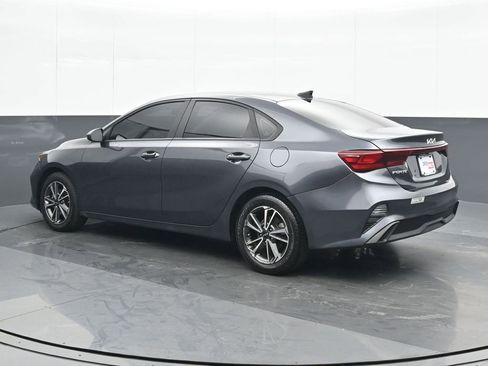 Used 2022 Kia Forte LXS image 4