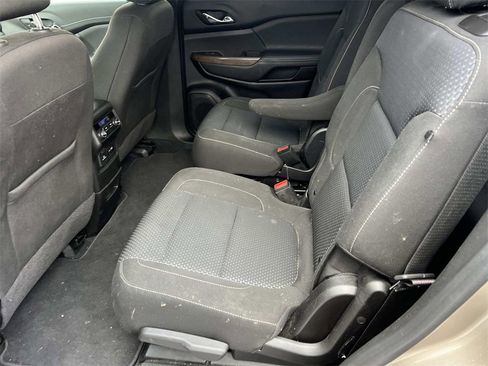 Certified 2023 GMC Acadia SLE w/ Driver Convenience Package image 10