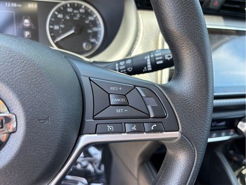 Used 2020 Nissan Kicks SV FWD image 23