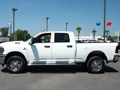 Used 2025 RAM 2500 Tradesman w/ Chrome Appearance Group AWD/4WD image 9
