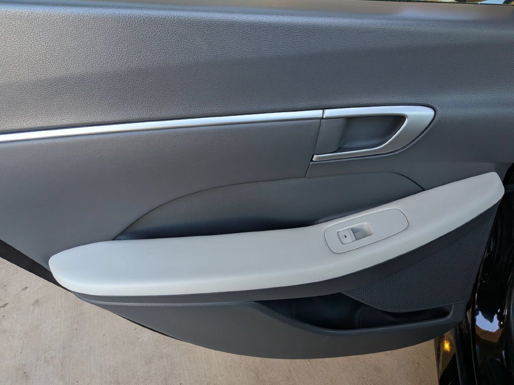 Used 2025 Hyundai Sonata SEL FWD image 22