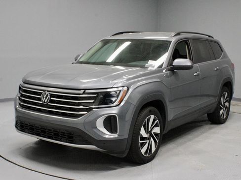 Used 2025 Volkswagen Atlas SE AWD/4WD image 7
