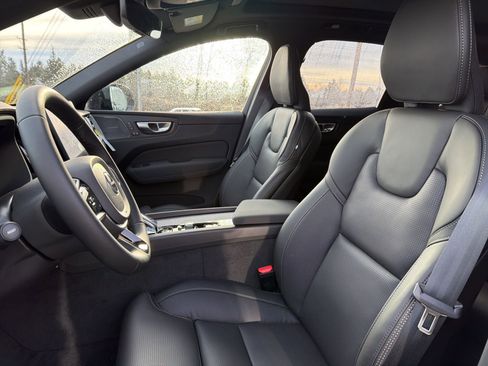 New 2026 Volvo XC60 B5 Ultra w/ Climate Package image 11