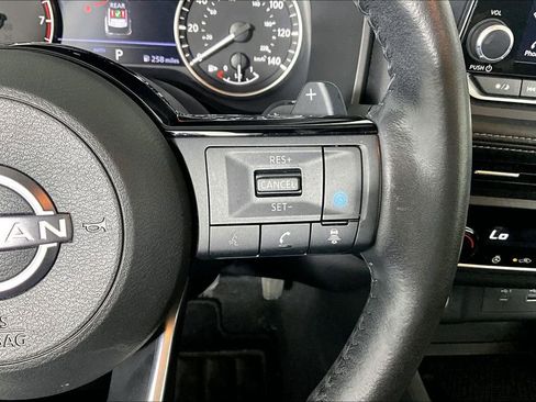 Used 2023 Nissan Rogue SV w/ SV Premium B Package AWD/4WD image 19