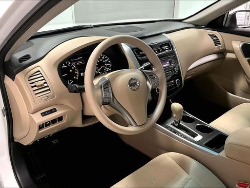 Used 2015 Nissan Altima 2.5 S w/ Power Driver Seat Package image 2