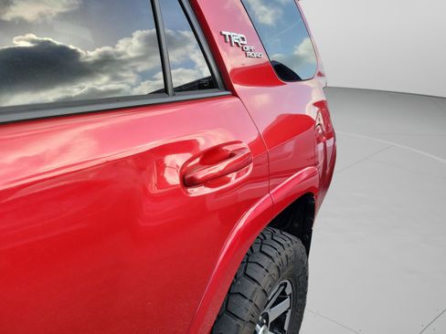 Used 2021 Toyota 4Runner TRD Off-Road Premium AWD/4WD image 28