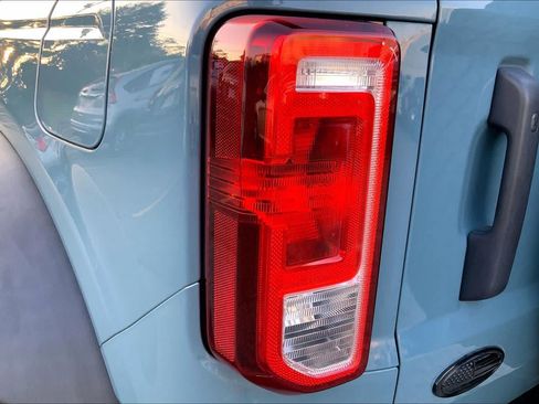 Used 2022 Ford Bronco Big Bend w/ Sasquatch Package AWD/4WD image 26