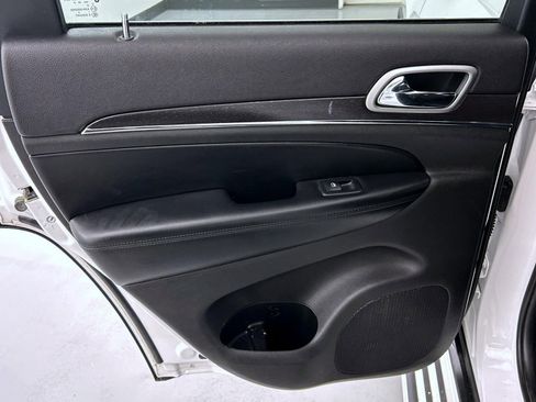 Used 2018 Jeep Grand Cherokee Limited image 20