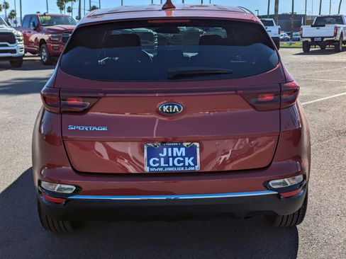 Used 2022 Kia Sportage LX AWD/4WD image 3