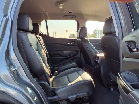 Used 2022 GMC Acadia SLT FWD image 29