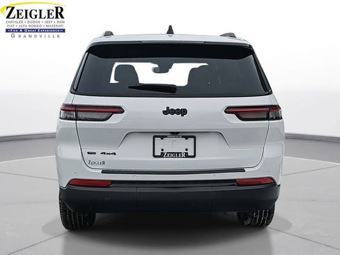 Used 2023 Jeep Grand Cherokee L Altitude image 6