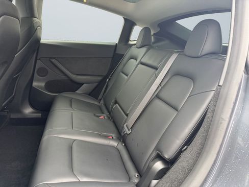 Used 2023 Tesla Model Y 2WD image 13