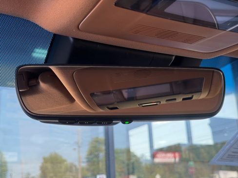 Used 2022 Lexus ES 350 Ultra Luxury w/ Accessory Package 2 image 38