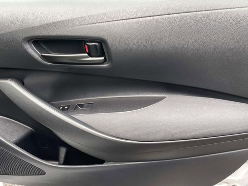 Used 2025 Toyota Corolla LE image 36