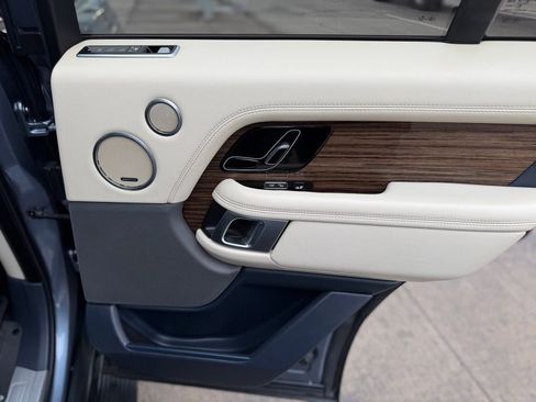 Used 2019 Land Rover Range Rover HSE image 12
