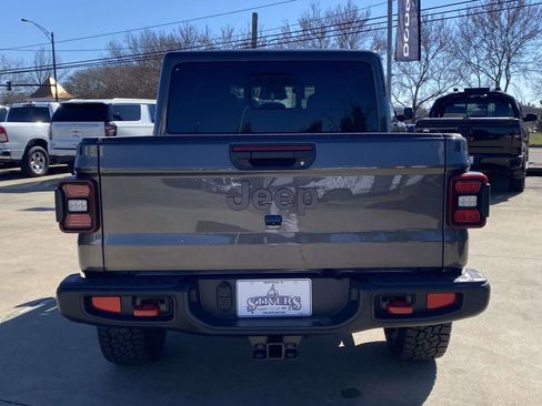 New 2026 Jeep Gladiator Rubicon w/ Steel Bumper Group AWD/4WD image 36