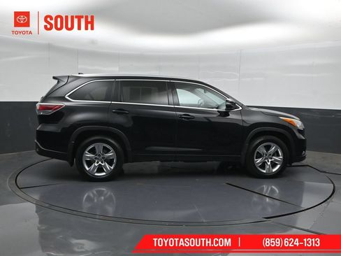 Used 2016 Toyota Highlander Limited AWD/4WD image 3