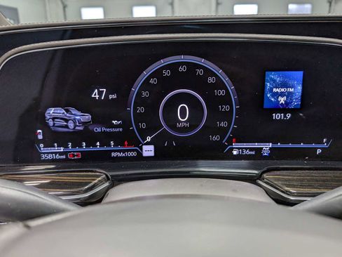 Used 2023 Cadillac Escalade Premium Luxury image 29