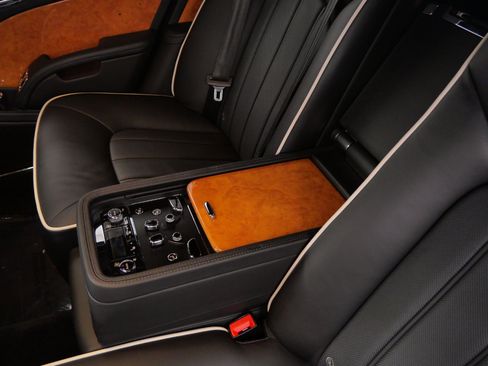 Used 2013 Bentley Mulsanne RWD image 35