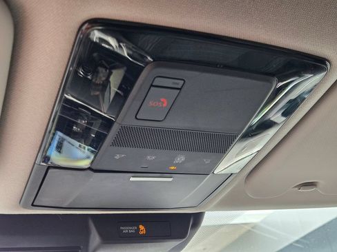 Used 2025 Mitsubishi Outlander AWD image 31