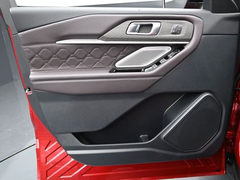 New 2026 Ford Explorer Platinum image 14