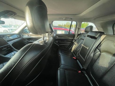 Used 2023 Jeep Grand Cherokee 4WD 4xe image 6