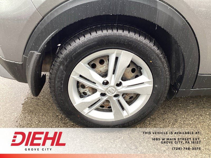 Used 2021 Nissan Kicks S FWD image 9