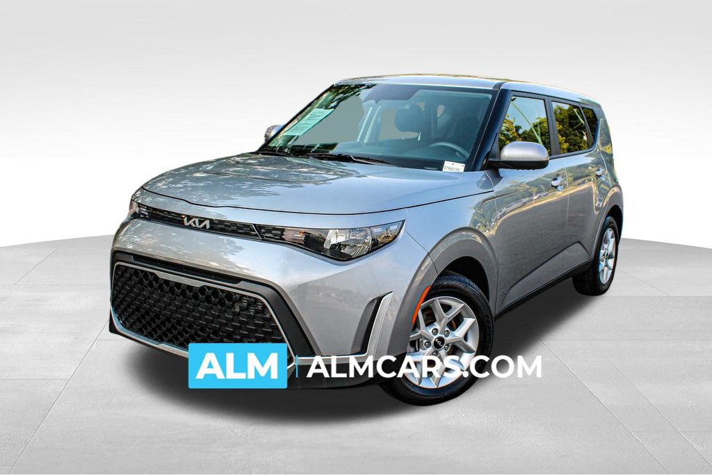 Used 2025 Kia Soul LX w/ LX Technology Package FWD image 1