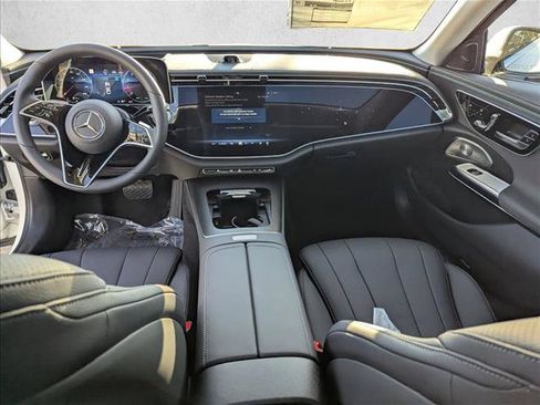 Used 2025 Mercedes-Benz E 350 Sedan image 14