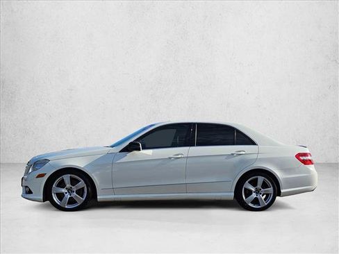 Used 2010 Mercedes-Benz E 350 4MATIC Sedan image 9