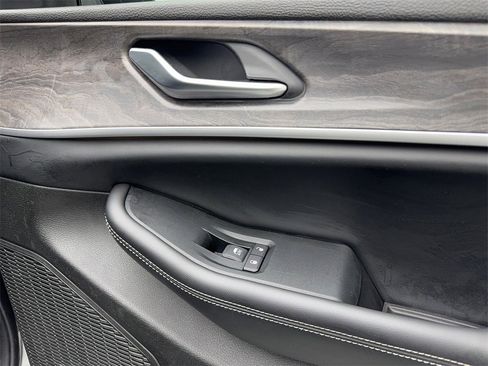 Used 2024 Jeep Grand Cherokee L Limited w/ Luxury Tech Group II image 55