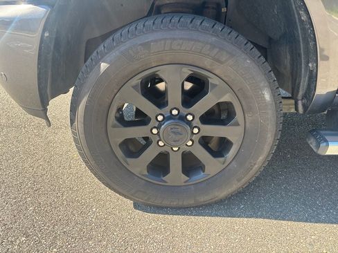 Used 2017 RAM 2500 Limited AWD/4WD image 12