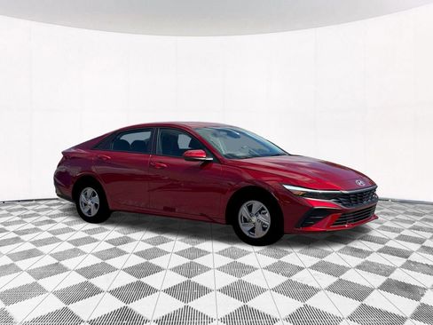 New 2026 Hyundai Elantra SE image 16