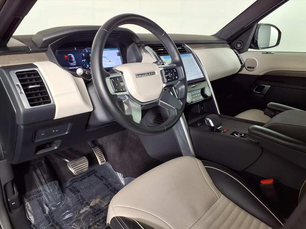 Used 2023 Land Rover Discovery HSE R-Dynamic AWD/4WD image 19