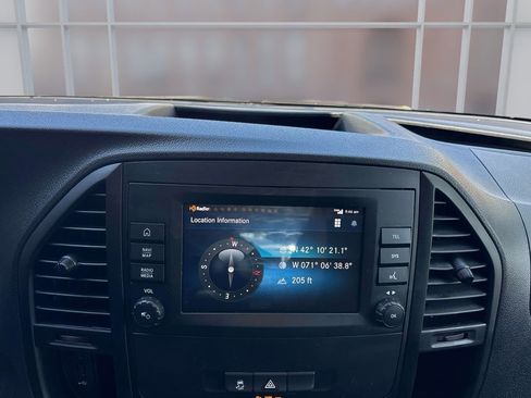 Used 2022 Mercedes-Benz Metris image 18