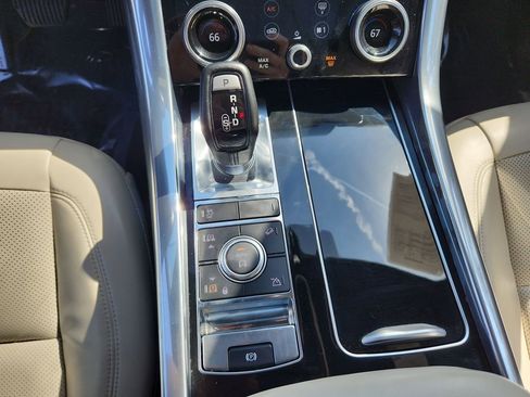 Used 2019 Land Rover Range Rover Sport HSE AWD/4WD image 16