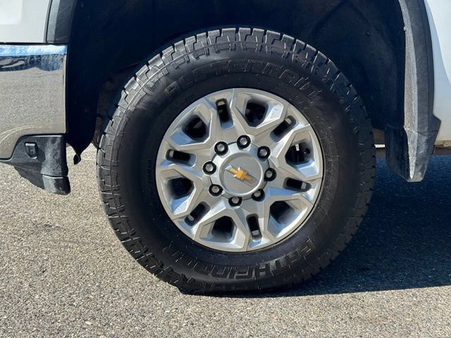 Used 2023 Chevrolet Silverado 2500 LT w/ Convenience Package AWD/4WD image 10